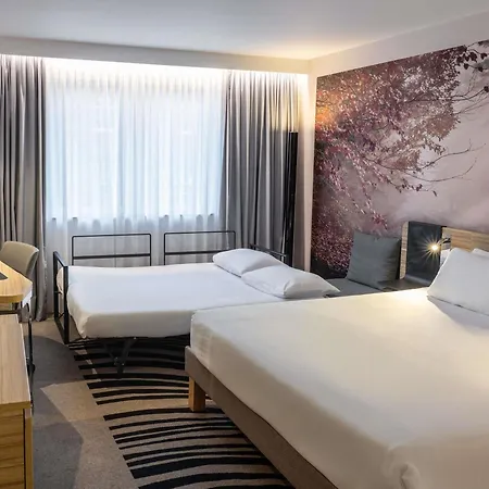 Novotel Centre מלון 4*