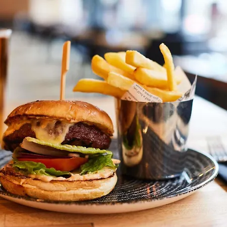 מלון Novotel Centre אדינבורו