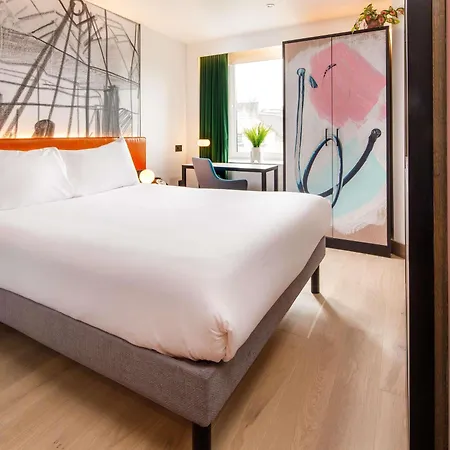 Ibis Styles St Andrew Square エディンバラ