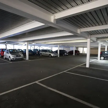 Beaverbank Place - Campus Apartman