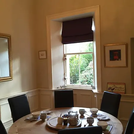 2 Douglas Crescent فندق مبيت وإفطار