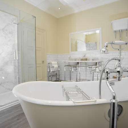 The Raeburn 4* Edinburgh