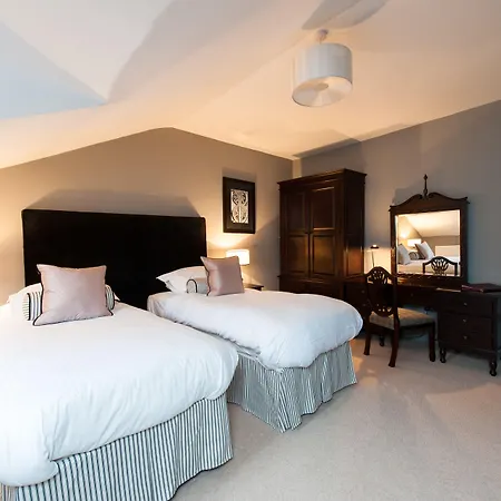 No11 Boutique & Brasserie Hotell 4*