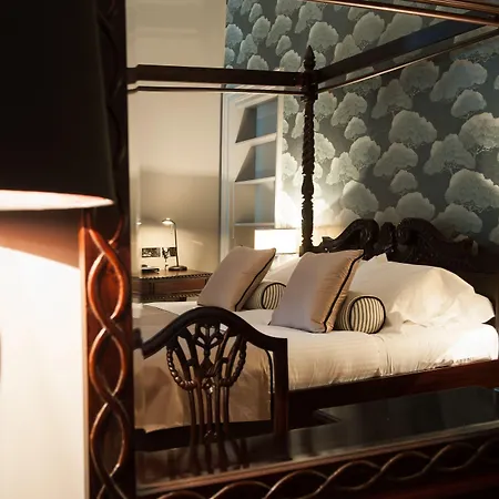 No11 Boutique & Brasserie Hotell