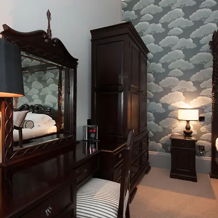 No11 Boutique & Brasserie Hotell