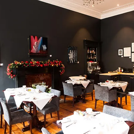 No11 Boutique & Brasserie