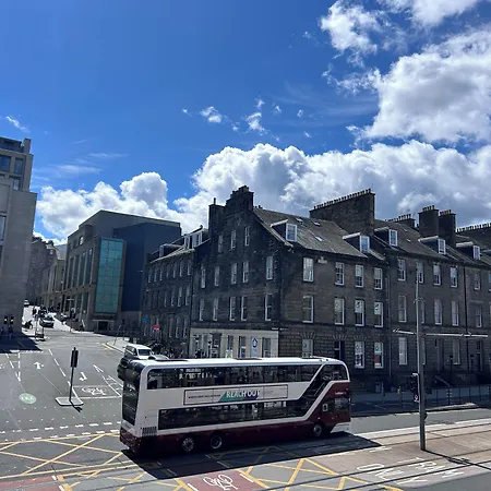 28 York Place 3*