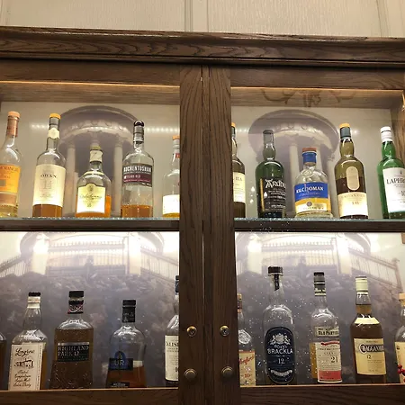 The Parliament House 3*