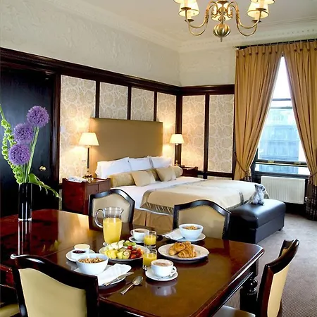 The Parliament House 3*