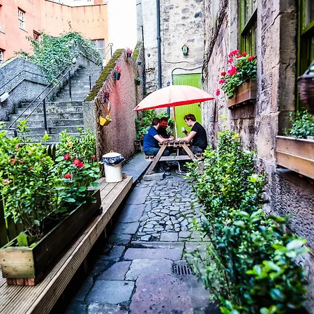 High Street - Over 18s Only, Backpackers Atmosphere (adults Only) אדינבורו