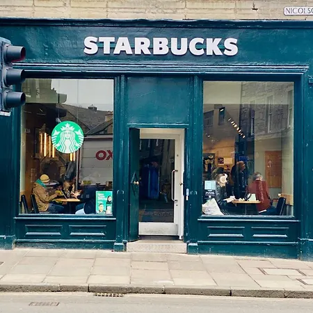 Stylish In 5 Beds 3 Bedrooms Apartment *