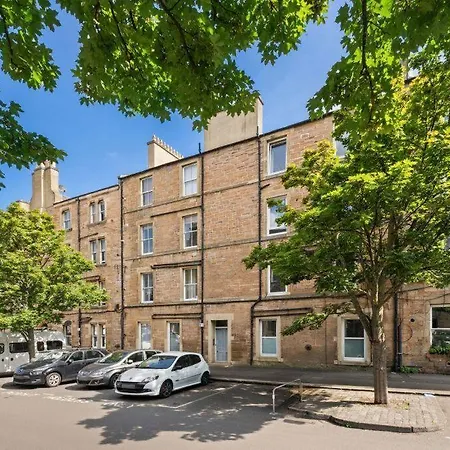 Stylish 1 Bed Centre Lejlighed *