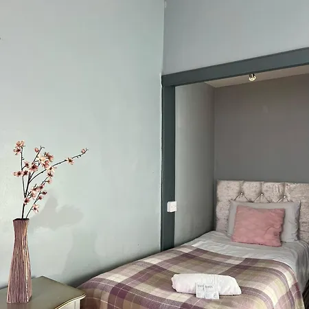 Marvellous Meadows 1 Apartment Edinburgh