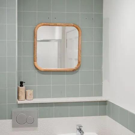 Charming Mews With Secure Parking Apartamento