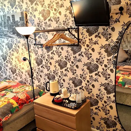 16 Pilrig 3* Edinburgh