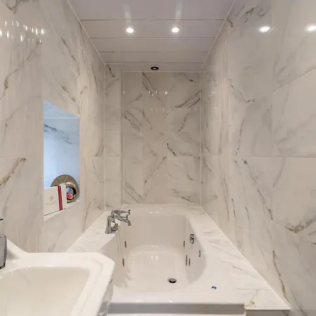 The Gifford אדינבורו