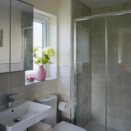 En-suite Double Bedroom With Pentland Hill View Проживание в семье Эдинбург