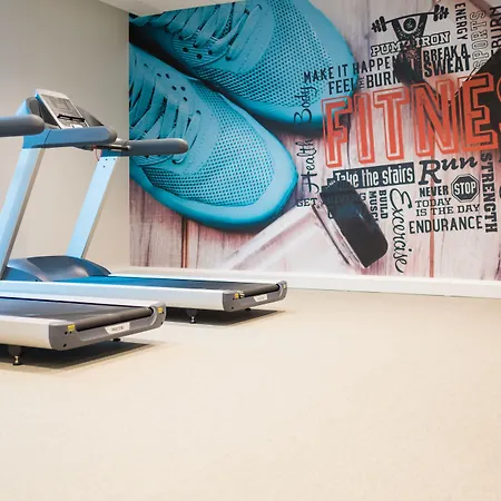 Hotel Hampton By Hilton West End