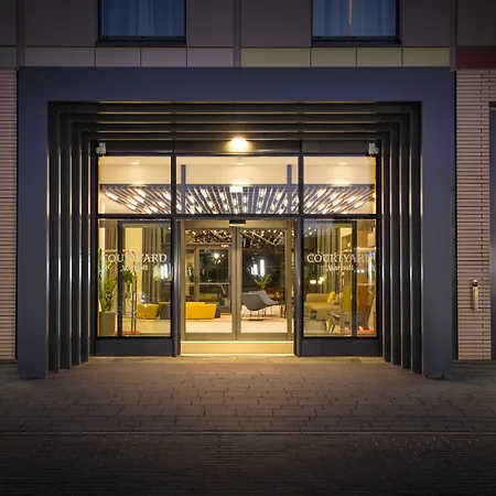 Courtyard By Marriott West Hotel 4*