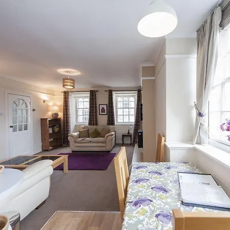 Writers View, Royal Mile Apartament *