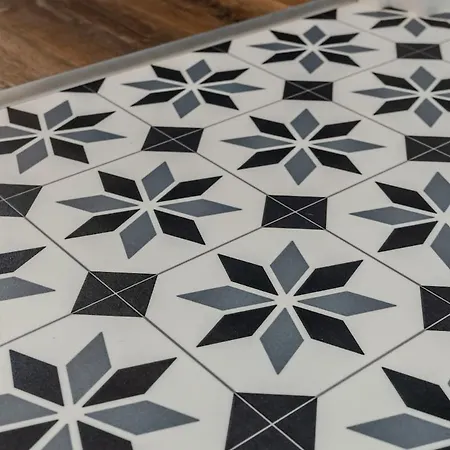 Stunning Upper In The City!