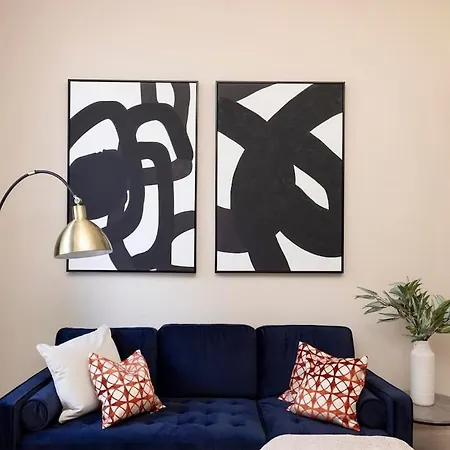 1 Bed In Heart Of Old Town With Castle Views * Edinburgh