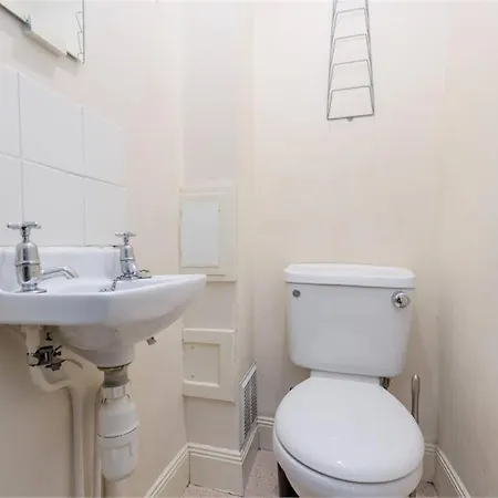 Апартаменты 3 Bedrooms Flat In New Town , Lothian Road Эдинбург