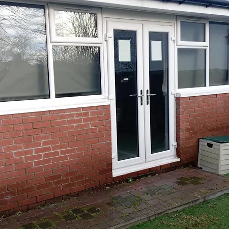 Luxurious Townhouse With Hot Tub *