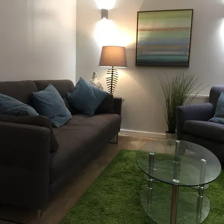 Bright And Stylish - Old Town Apartment *