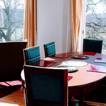 Traditional Oer The Meadows * Edimburgo