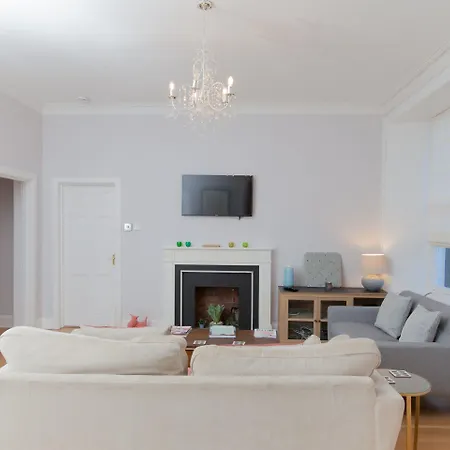 Beautifully Modernised New Town