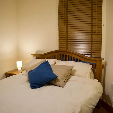 Newly Refurbed With Free Parking Apartment Edinburgh