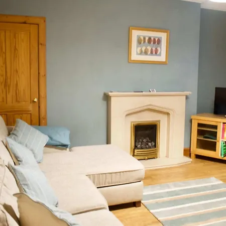 Newly Refurbed With Free Parking * Edinburgh