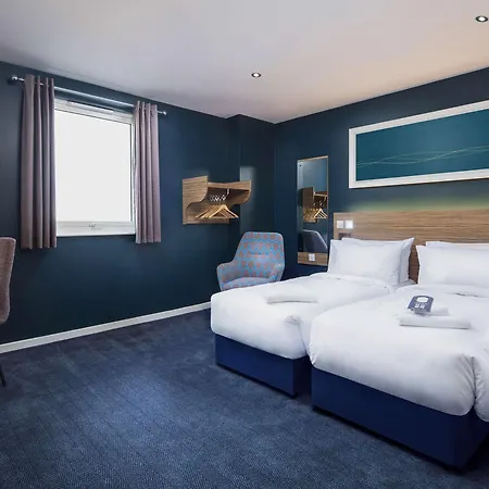 Travelodge Queen Street