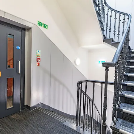 Easyhotel Hotel