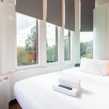Easyhotel 2* Edimburgo