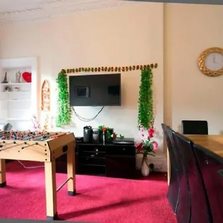 Отель Lauriston Roomz 2*