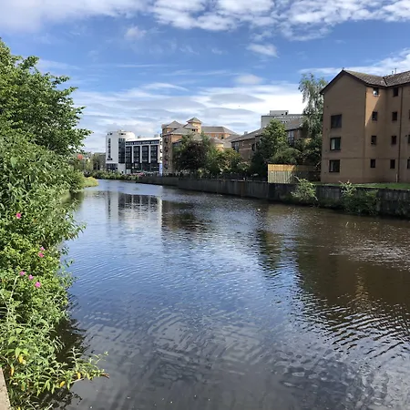 Apartment Remarkable 2 Bed In Edinburgh