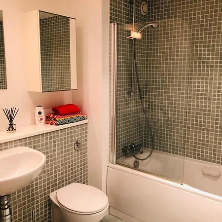 Remarkable 2 Bed In *