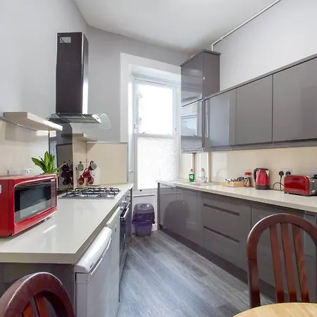 Stunning 2-bed In Daire Edinburgh