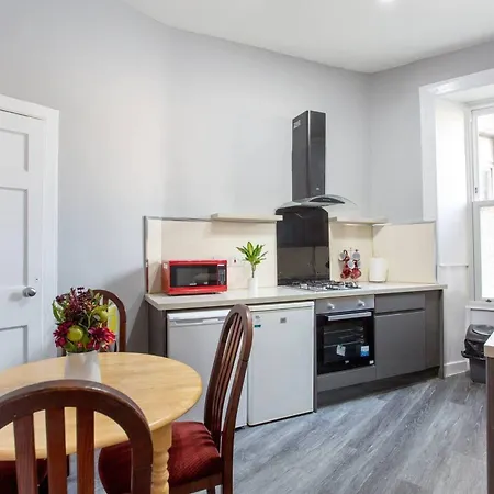 Daire Stunning 2-bed In Edinburgh