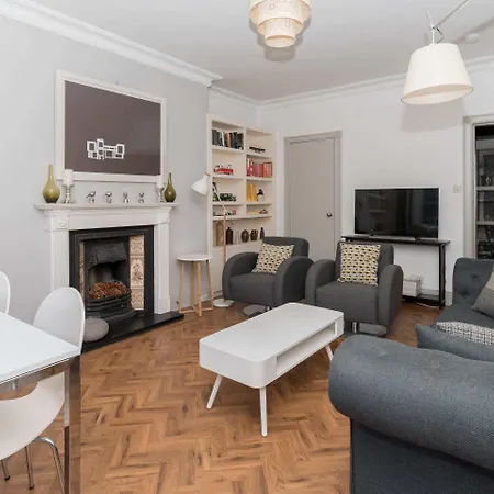 Beautiful & Bright 2bd Flat - Haymarket Apartment