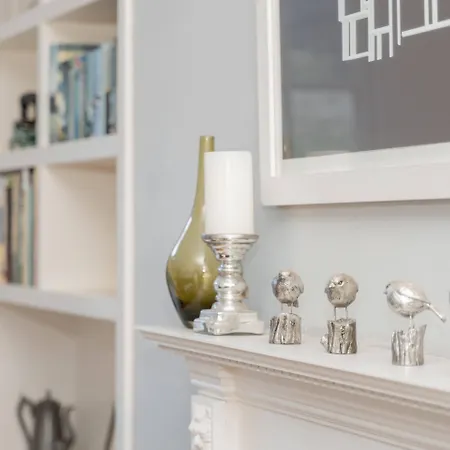 Beautiful & Bright 2bd Flat - Haymarket * 爱丁堡