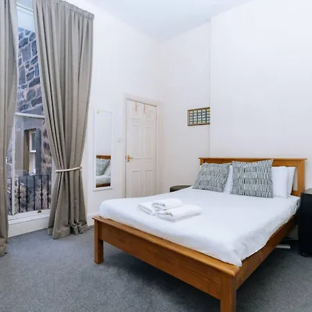 Bright High-ceiling 2bd Flat - Edinburgh! شقة *