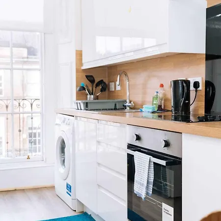 Bright High-ceiling 2bd Flat - Edinburgh! * إدنبرة