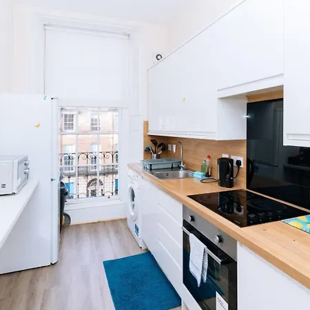 Bright High-ceiling 2bd Flat - Edinburgh! Apartman *