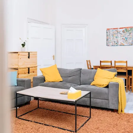 Bright High-ceiling 2bd Flat - Edinburgh! * إدنبرة