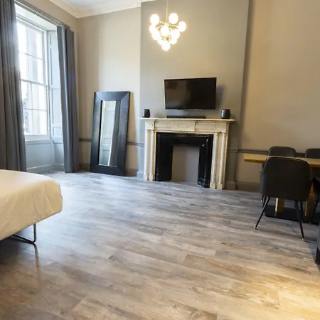 Aparthotel Mono New Town 3*