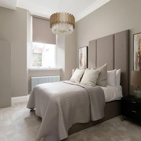 Luxury Georgian Retreat - Hot Tub - Patio فندق