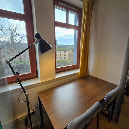 Double With Shared Bathroom Near The Shore And Tram * Edinburgh